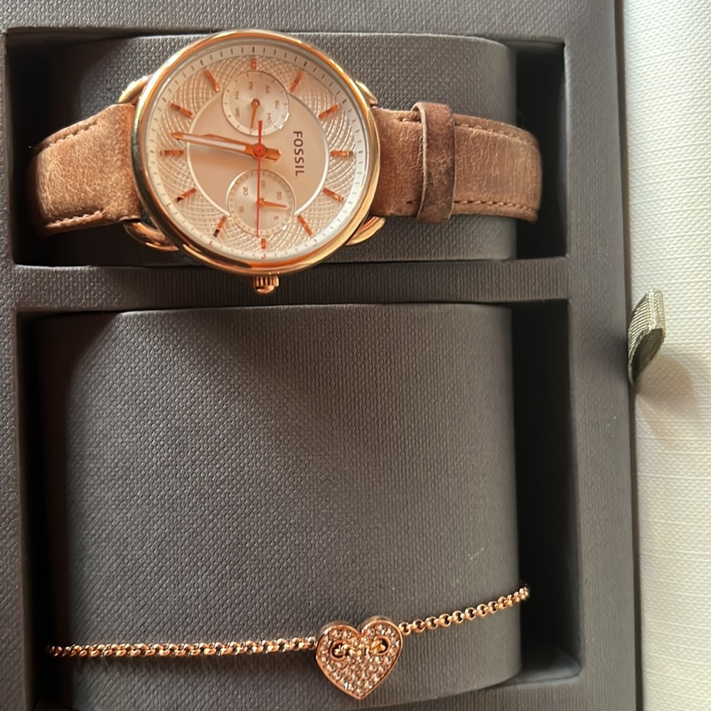 Fossil Watch - Picture 5 of 5